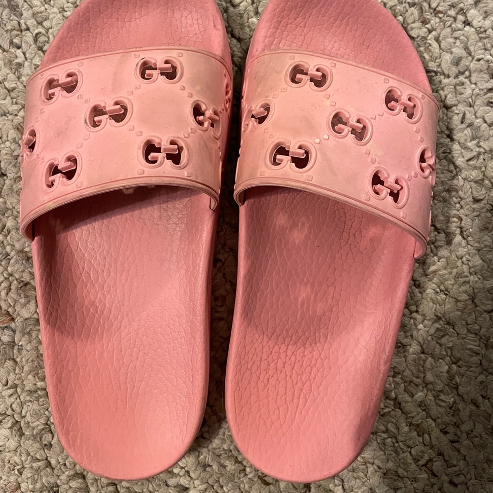 Gucci pink slide